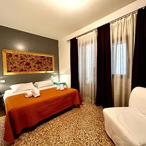 https://grimaldi-apartments.hotelinveneto.com