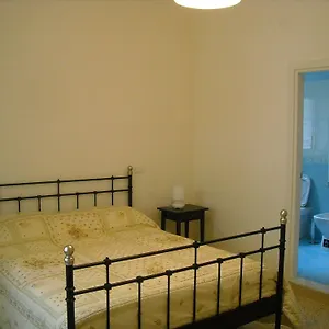 Domus Aurea Bed & Breakfast
