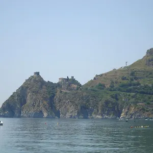 San Giacomo Affittacamere SantʼAlessio Siculo